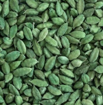 Green Cardamom: The Aromatic Spice with Incredible Health Benefits