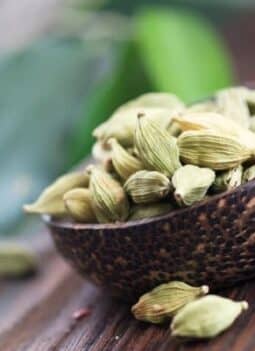 What Does Cardamom Smell Like? A Guide to Its Aroma and Health Benefits